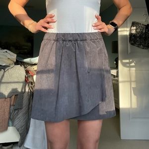 Size small Wilfred suede charcoal skirt